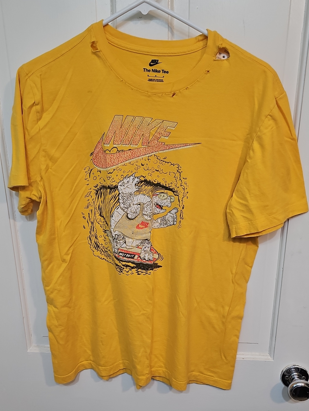 Nike Men’s Yellow Graphic Surf Skate Tee
